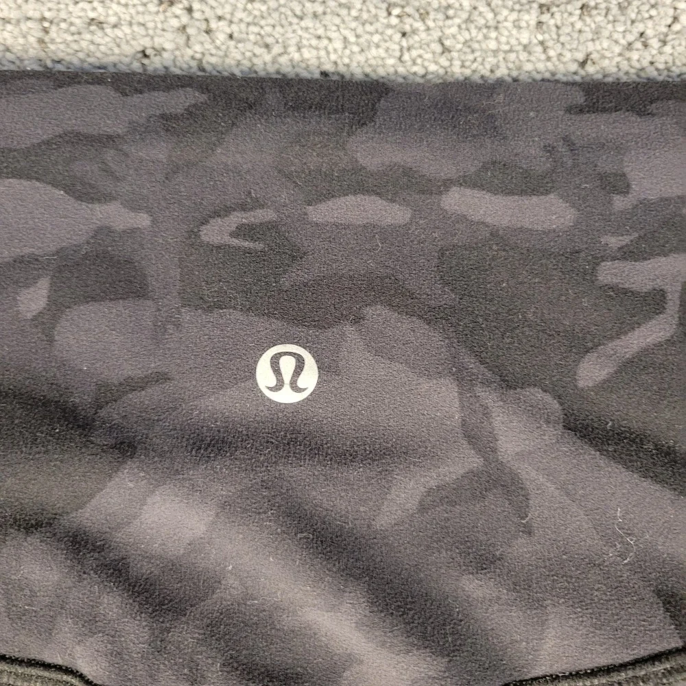 Lululemon Leggings Womens 10 Black Align Camo Crop Compression Athleisure